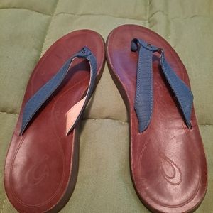 NWOT size 7 OLUKAI Sandals